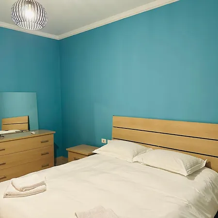 Quiet & Spacious Center - 4 Min Walk Tirana
