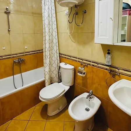 公寓 Quiet & Spacious Center - 4 Min Walk 地拉那