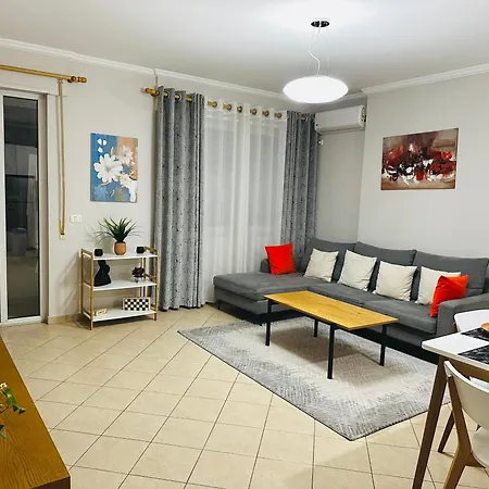 Quiet & Spacious Center - 4 Min Walk * 地拉那